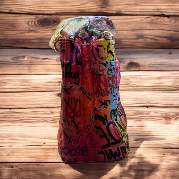 Caleesa Los Angeles Graffiti Print Neon Quilted Shoulder Bag - Picture 3 of 5